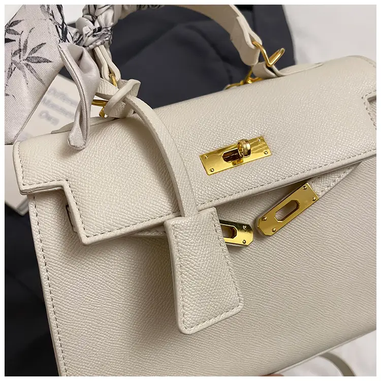 2025 Women's Textured Shoulder Bag Kelly Brown — feature 48