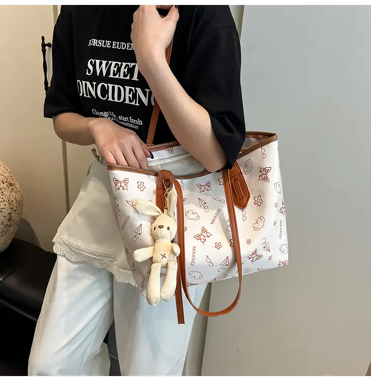 Women Printed Shoulder Bag with Teddy Bear — feature 11