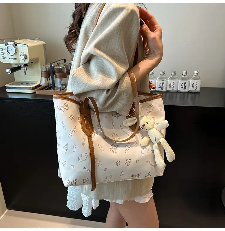 Women Printed Shoulder Bag with Teddy Bear — feature 5