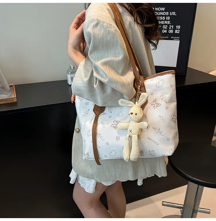 Women Printed Shoulder Bag with Teddy Bear — feature 7