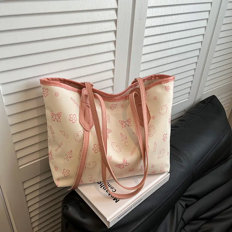 Women Printed Shoulder Bag with Teddy Bear