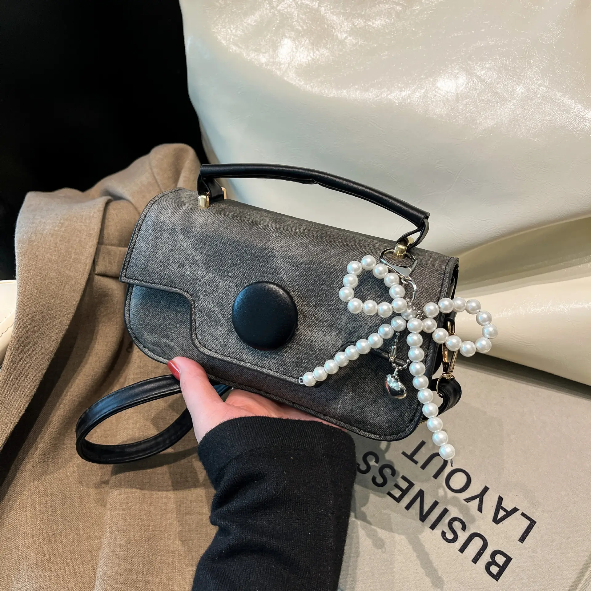 Women's Grey Pearl Chain Shoulder Crossbody Bag - Image 4