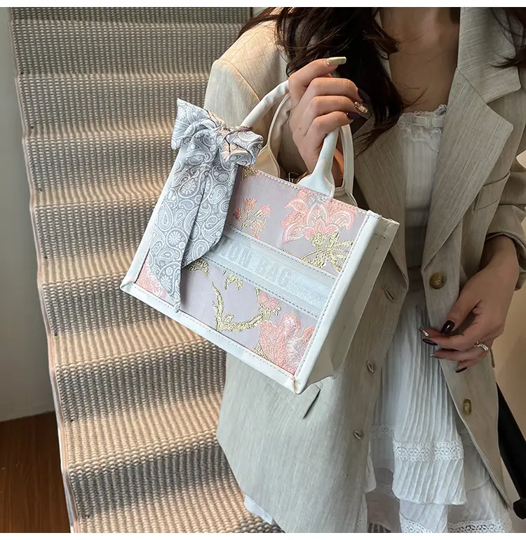 Women's Printed Butterfly Shoulder Bag Large Capacity — feature 8