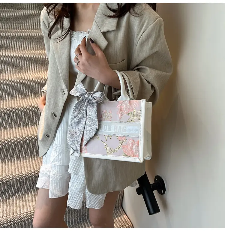 Women's Printed Butterfly Shoulder Bag Large Capacity — feature 9