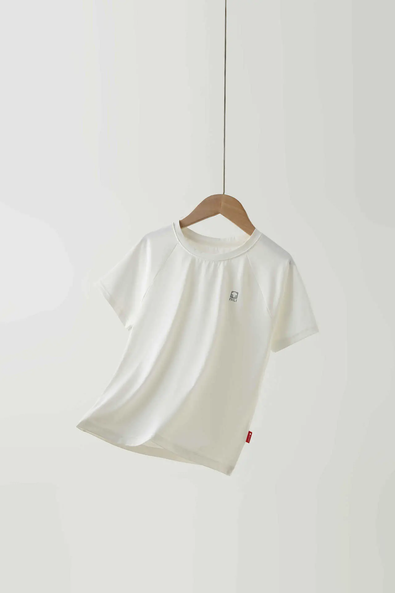Light Blue Quick-Drying T-Shirt for Girls Boys Summer Wear - Image 4