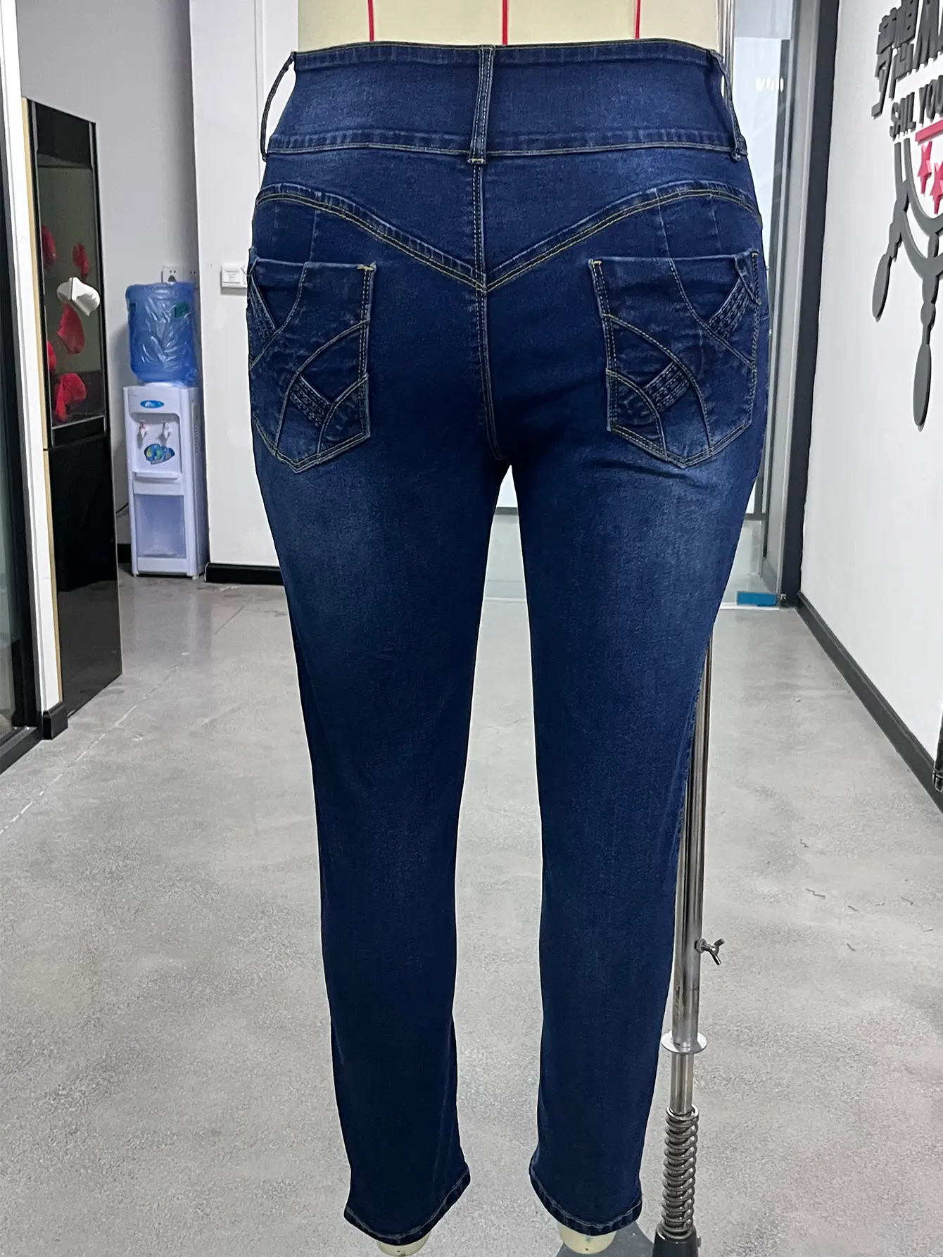 Plus Size High Waist Elastic Slimming Jeans Dark Blue — feature 16