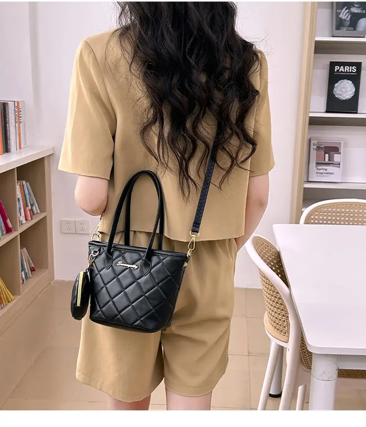 Women's Diamond Crossbody Bags 2025 Spring Collection — feature 8