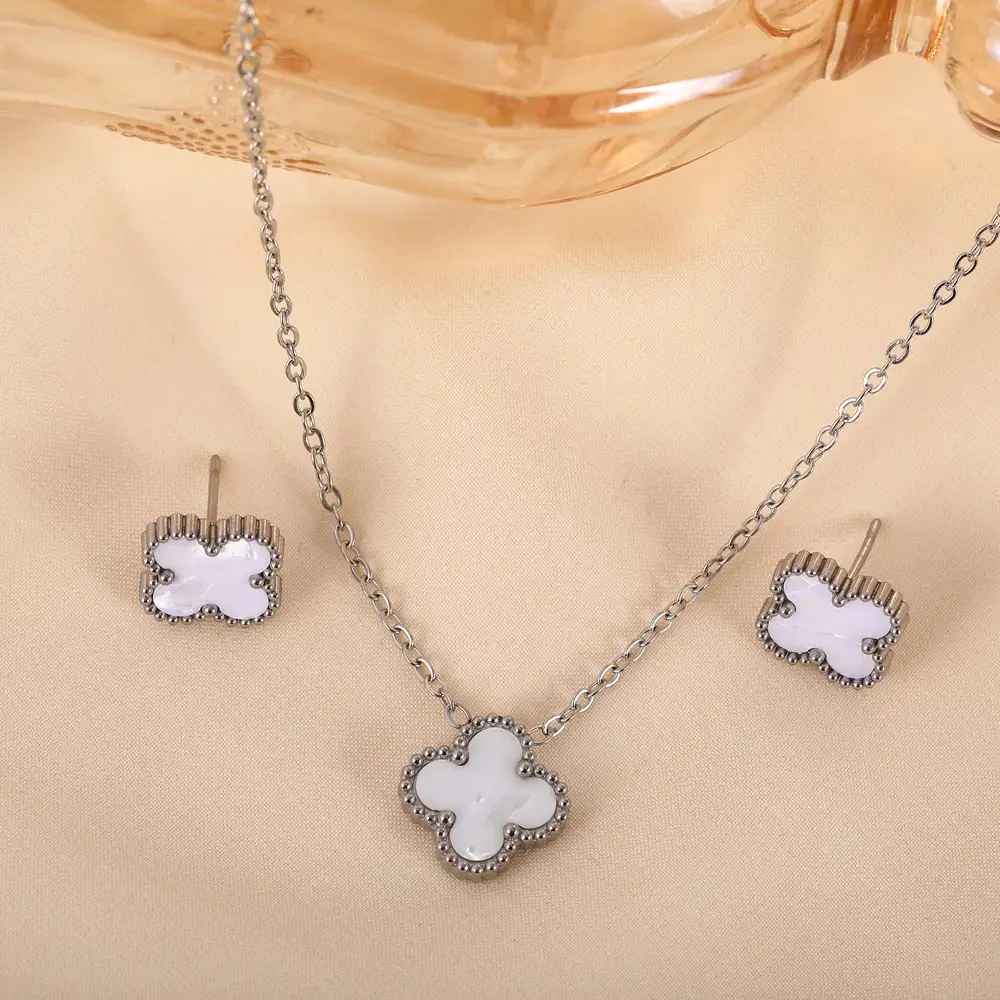 Stainless Steel Four-Leaf Clover Necklace Set — feature 3