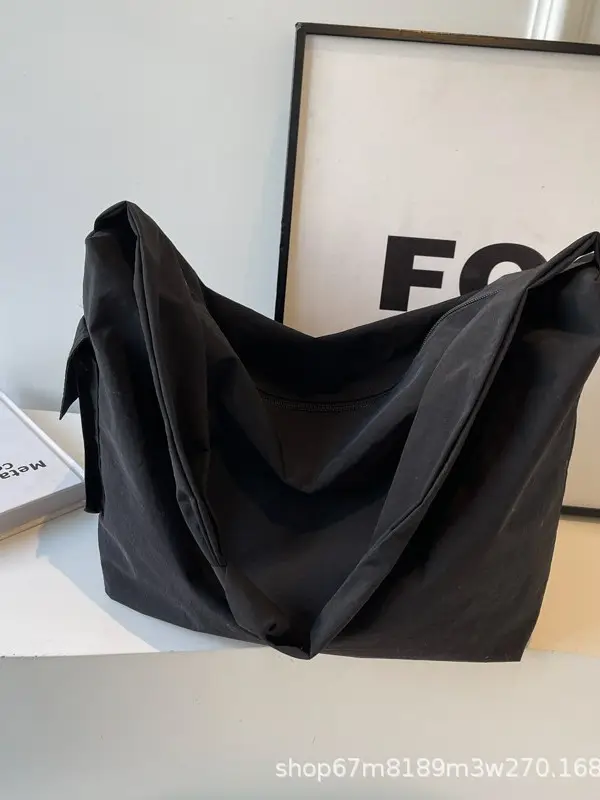 Black Large Capacity Shoulder Bag for Women - Image 5