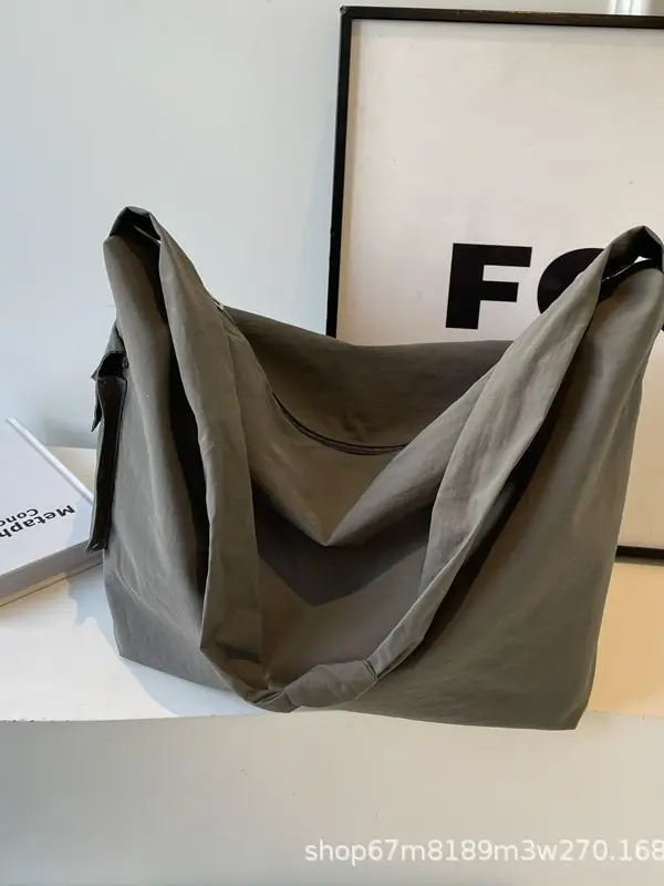 Black Large Capacity Shoulder Bag for Women - Image 7