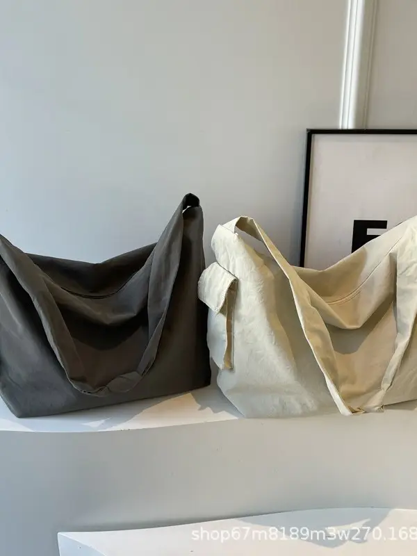 Black Large Capacity Shoulder Bag for Women - Image 8