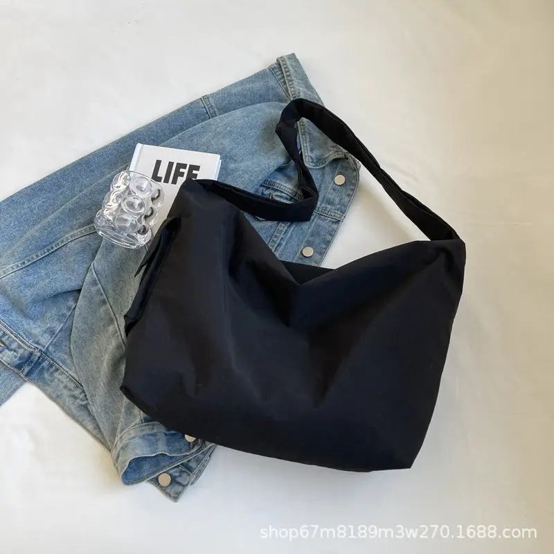 Black Large Capacity Shoulder Bag for Women — feature 12