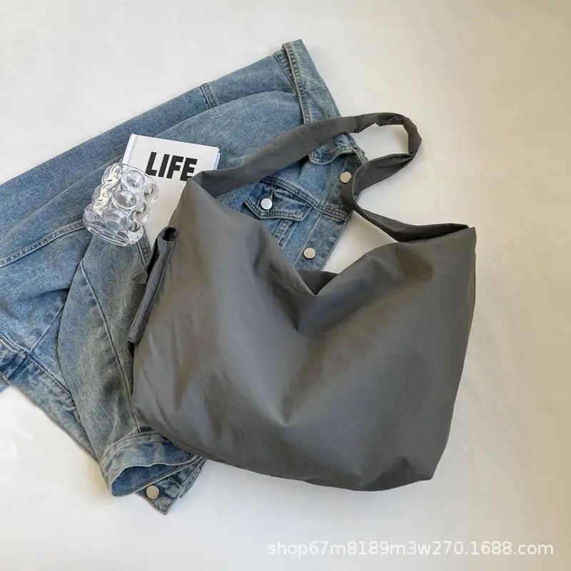 Black Large Capacity Shoulder Bag for Women — feature 20