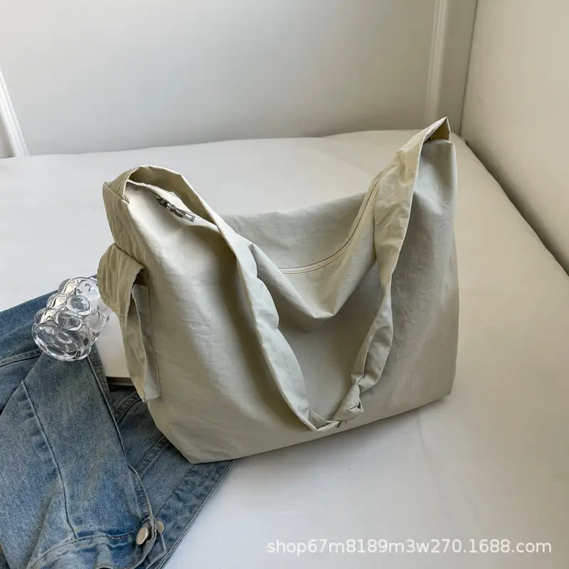 Black Large Capacity Shoulder Bag for Women — feature 23