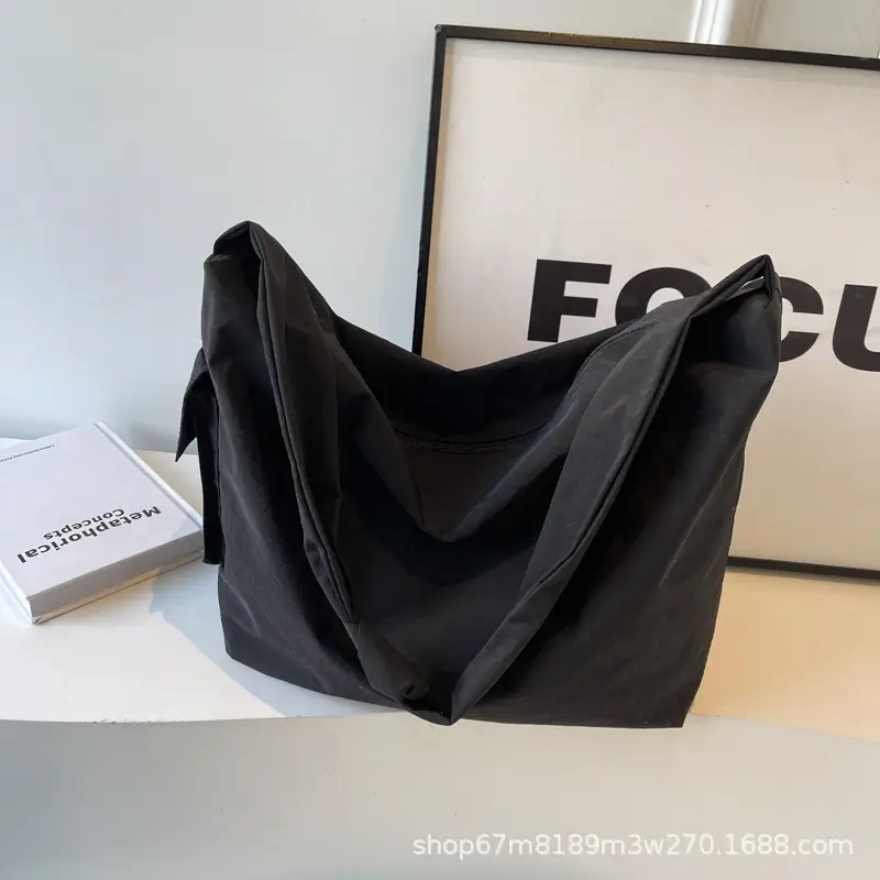 Black Large Capacity Shoulder Bag for Women — feature 26