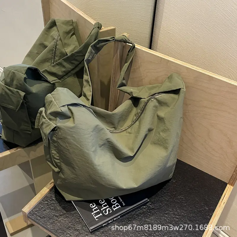 Black Large Capacity Shoulder Bag for Women — feature 30