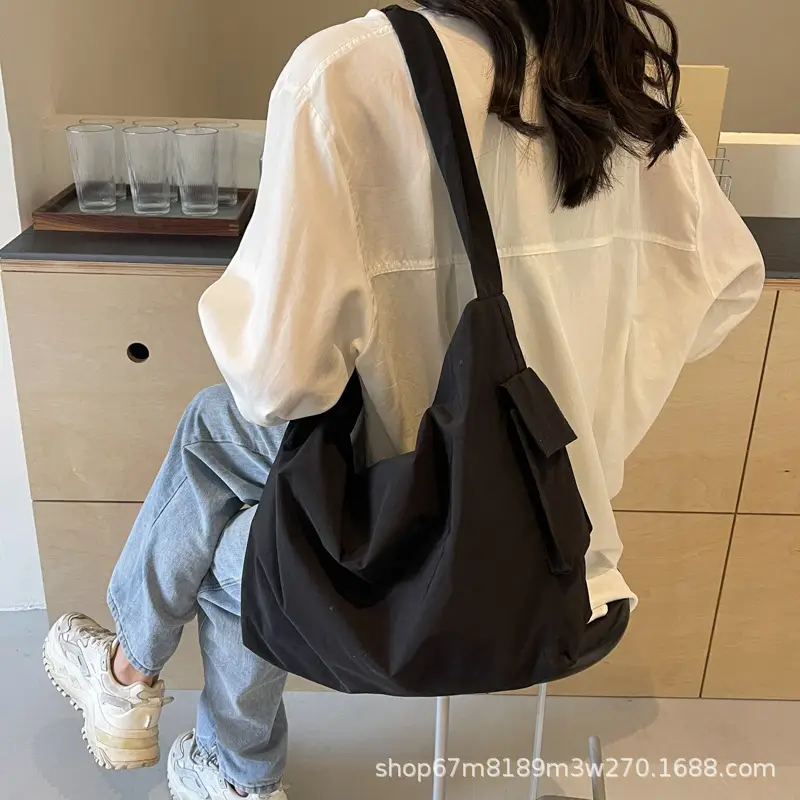 Black Large Capacity Shoulder Bag for Women — feature 43