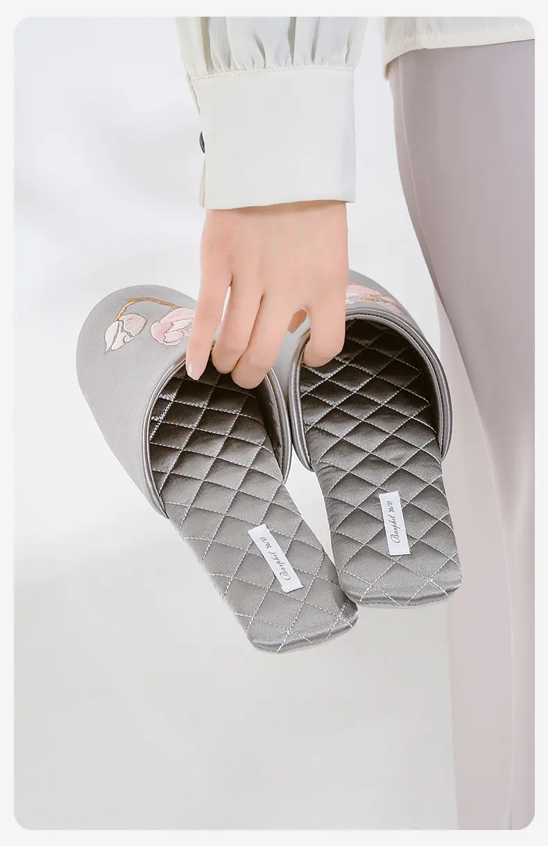 Barphil Embroidered Slippers for Women, Postpartum Shoes, Autumn and Winter Indoor Home Non-Slip Silent Closed-Toe New Chinese Style Cotton Slippers — feature 16