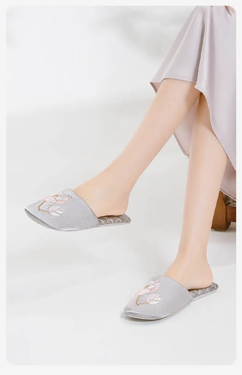 Barphil Embroidered Slippers for Women, Postpartum Shoes, Autumn and Winter Indoor Home Non-Slip Silent Closed-Toe New Chinese Style Cotton Slippers — feature 18