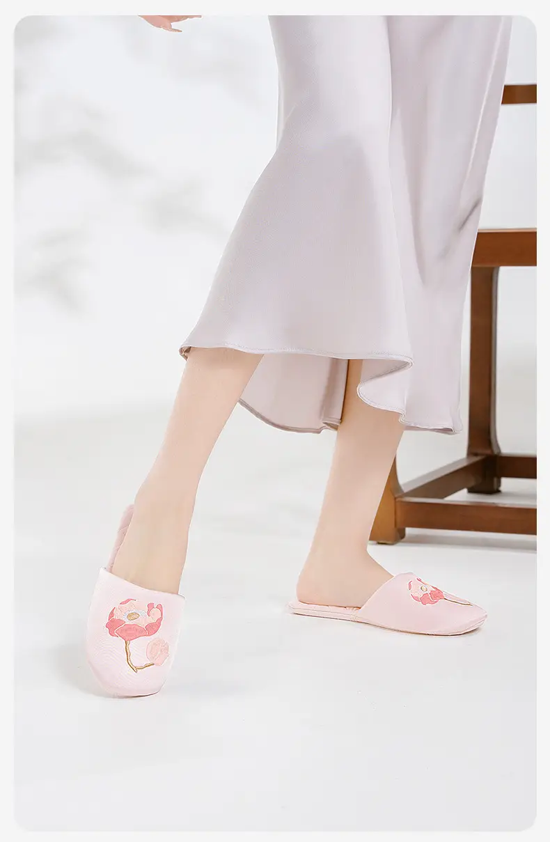 Barphil Embroidered Slippers for Women, Postpartum Shoes, Autumn and Winter Indoor Home Non-Slip Silent Closed-Toe New Chinese Style Cotton Slippers — feature 20