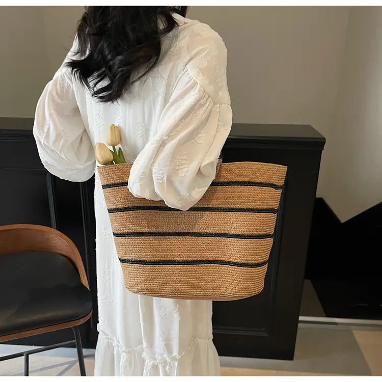 Straw Women's Large Capacity Shoulder Bag — feature 13