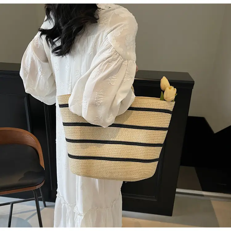 Straw Women's Large Capacity Shoulder Bag — feature 19
