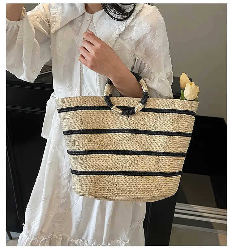Straw Women's Large Capacity Shoulder Bag — feature 3
