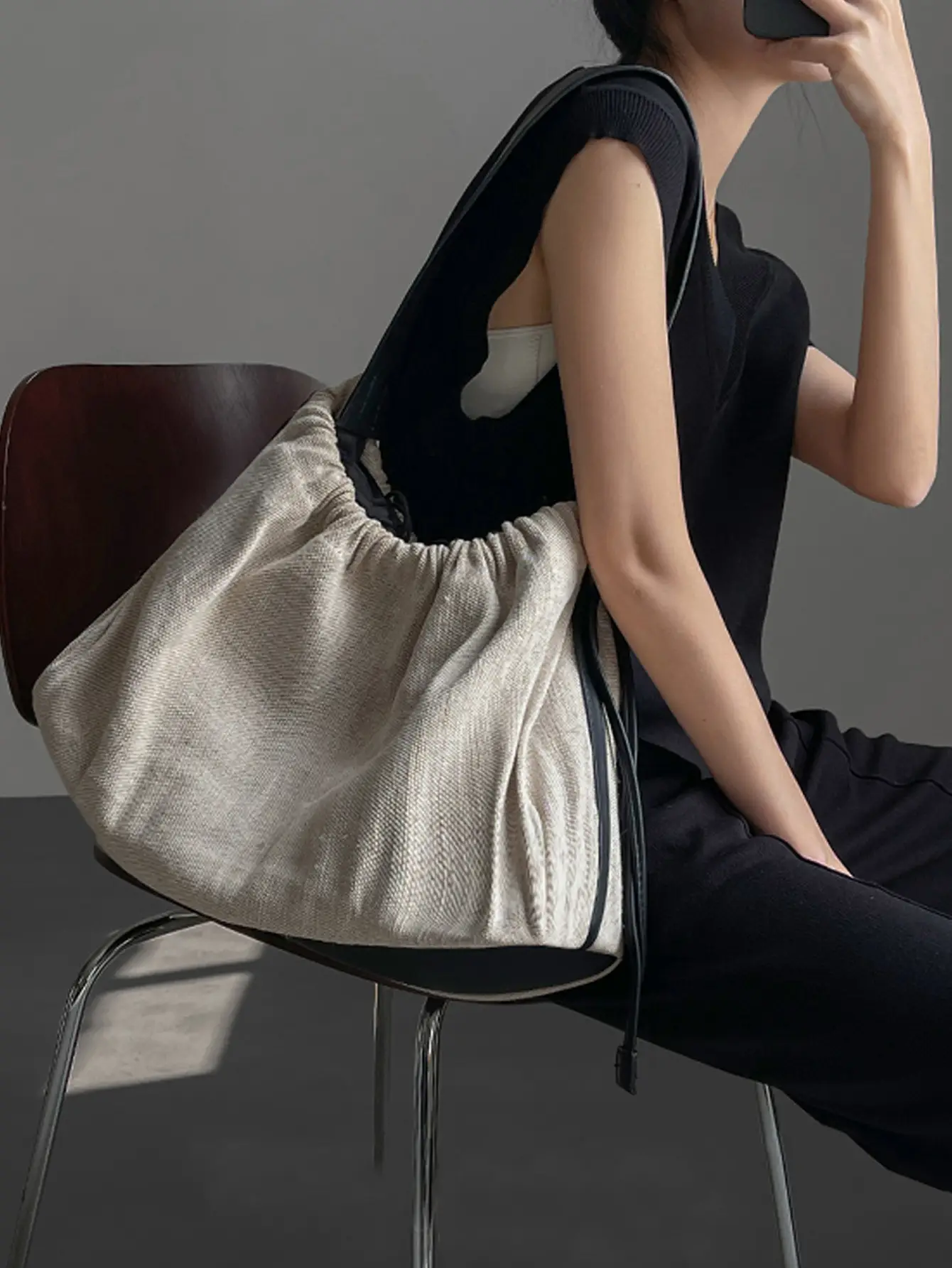 2025 New Ins Style Silver Canvas Shoulder Bag — feature 5