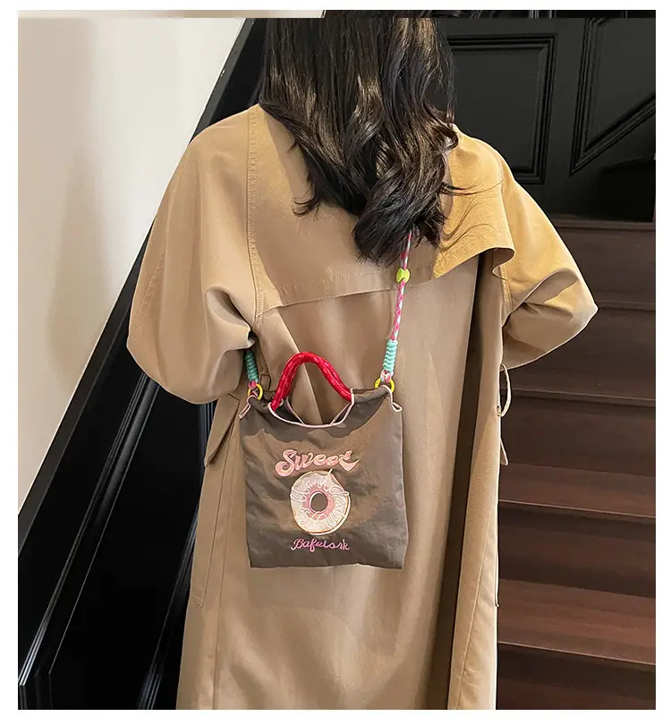 Cross-Border Embroidered Donut Bag for Women — feature 1
