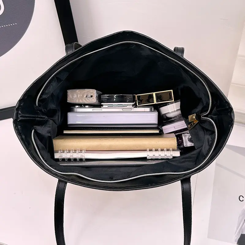 Spring Straw Woven Commuter Bag Large Capacity 2025