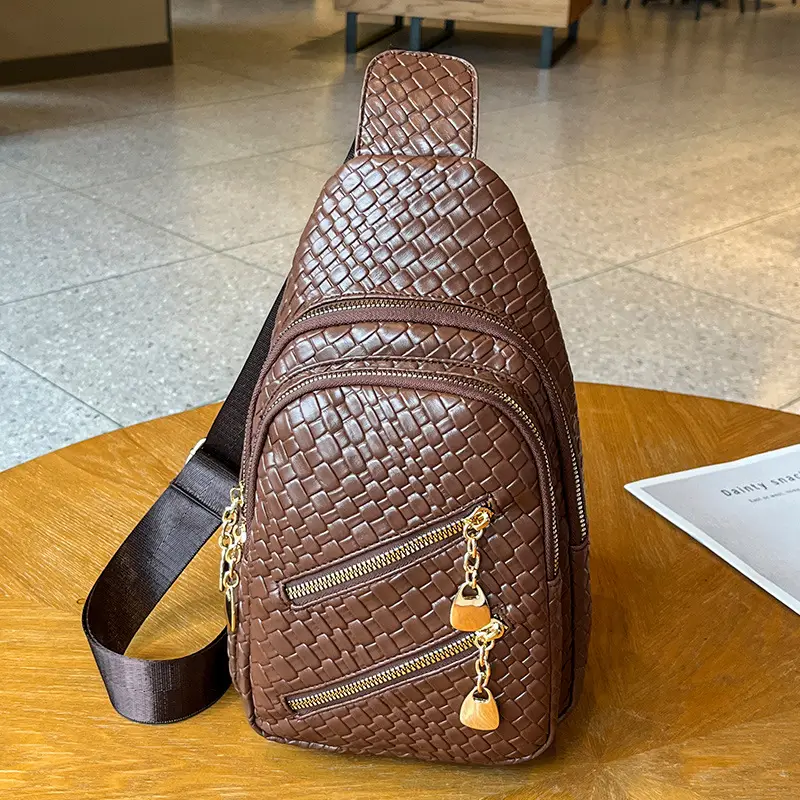 Elegant Black Croc Leather Crossbody Bag for Women - Image 4