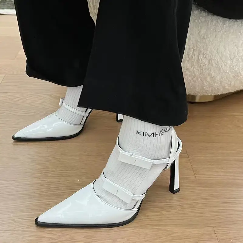 European and American Style Single-Strap Personalized Patent Leather Pointed-Toe Bow High-Heeled Sandals for Women, New Spring 2026 Model - Image 6