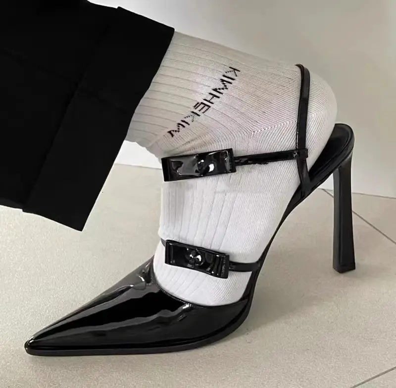 European and American Style Single-Strap Personalized Patent Leather Pointed-Toe Bow High-Heeled Sandals for Women, New Spring 2026 Model — feature 6
