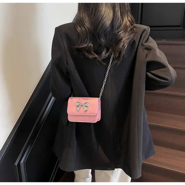 Red Bow Chain Shoulder Bag for Women 2025 — feature 15