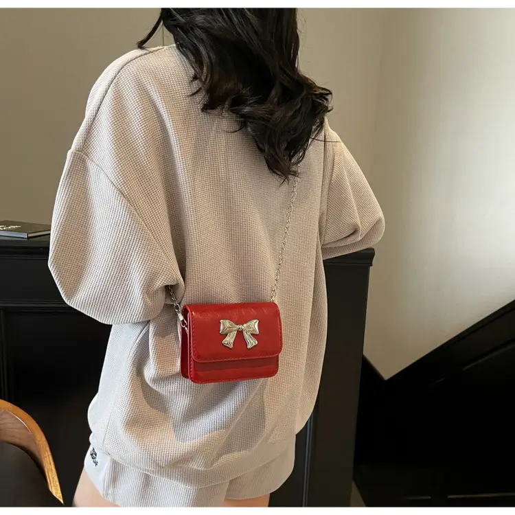 Red Bow Chain Shoulder Bag for Women 2025 — feature 19