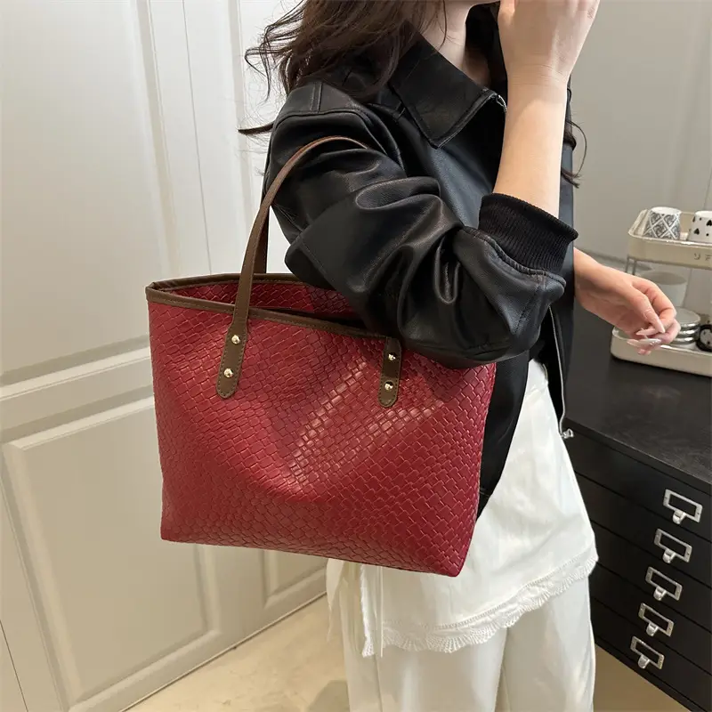 Women Woven Red Handbag Large Capacity Casual Shoulder Bag - Image 8