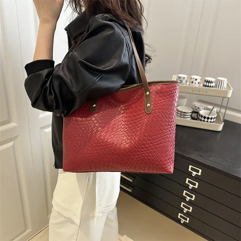 Women Woven Red Handbag Large Capacity Casual Shoulder Bag - Image 9