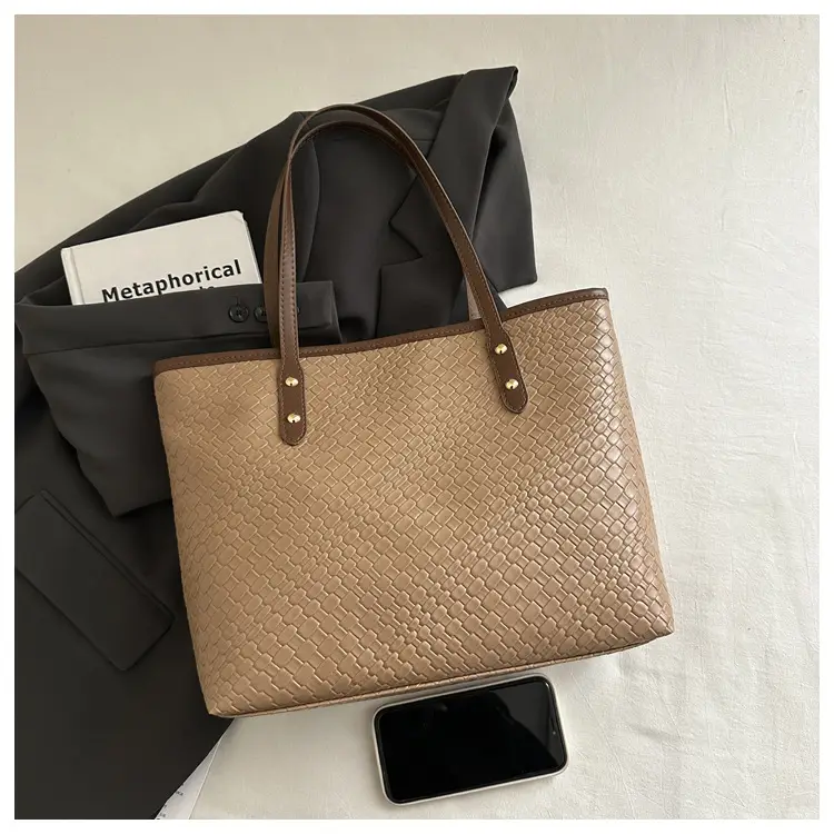Women Woven Red Handbag Large Capacity Casual Shoulder Bag — feature 13