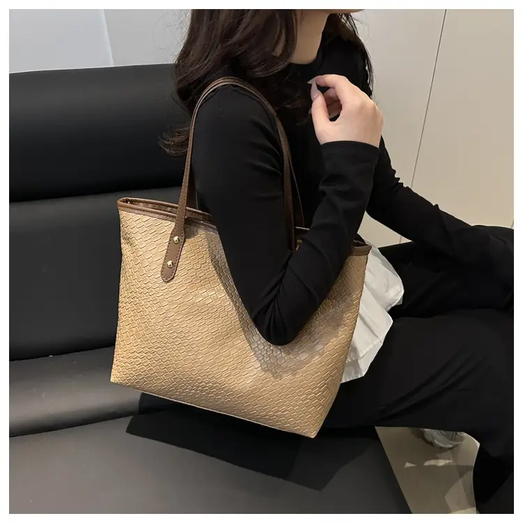 Women Woven Red Handbag Large Capacity Casual Shoulder Bag — feature 36
