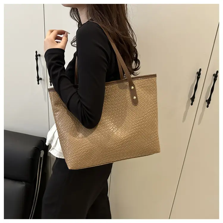 Women Woven Red Handbag Large Capacity Casual Shoulder Bag — feature 42