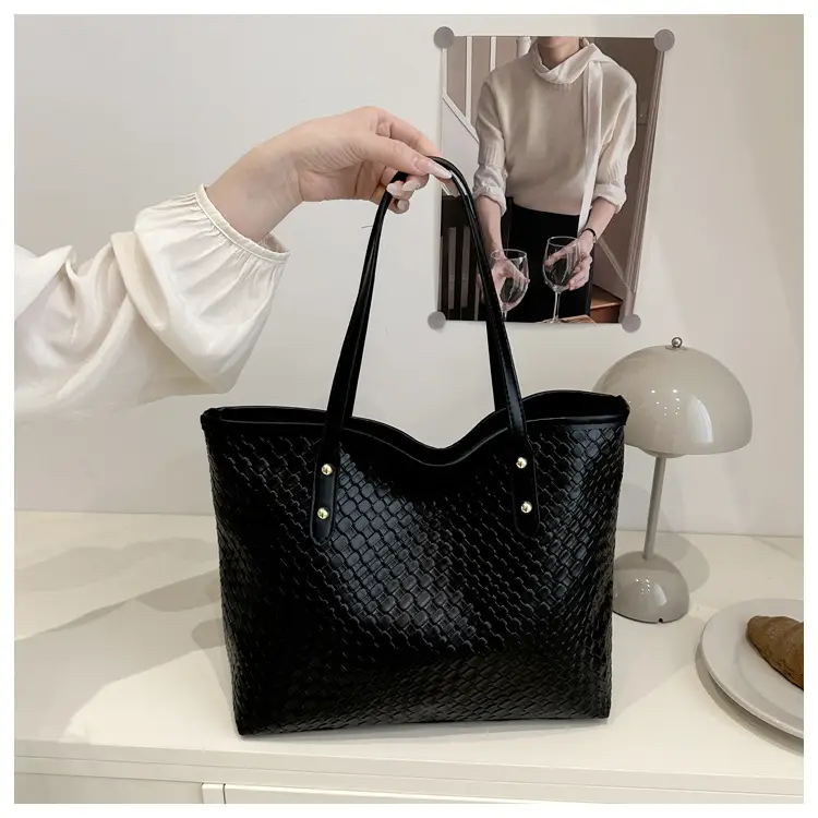 Women Woven Red Handbag Large Capacity Casual Shoulder Bag — feature 44