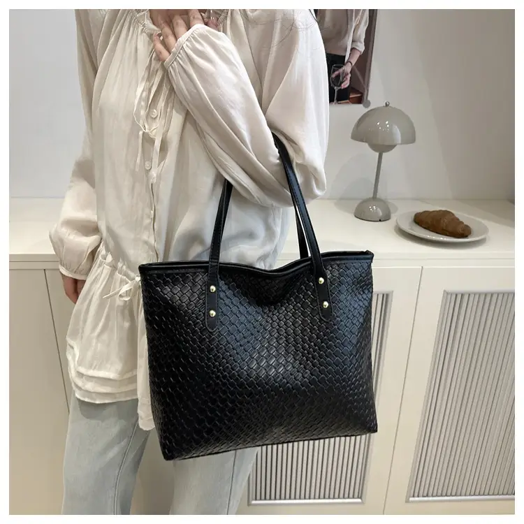 Women Woven Red Handbag Large Capacity Casual Shoulder Bag — feature 45