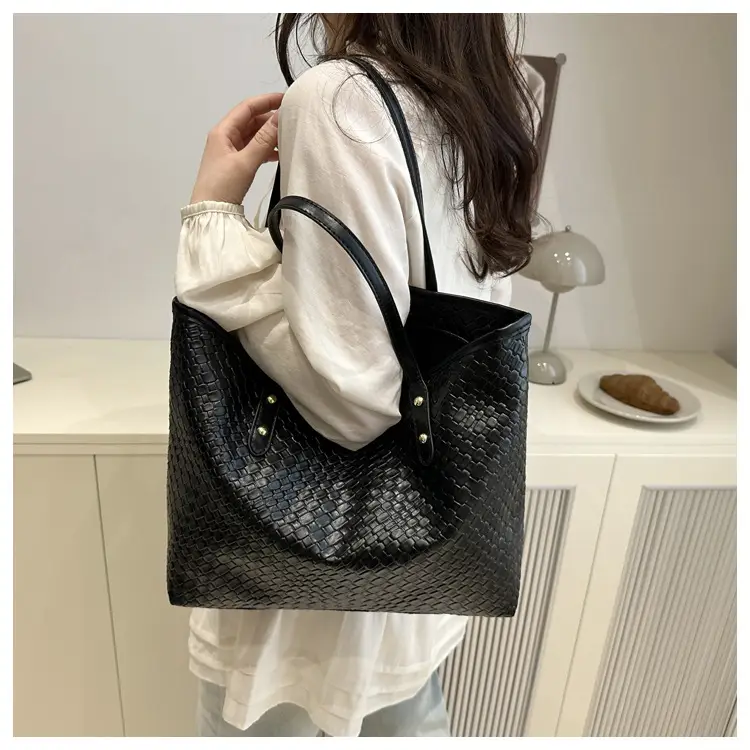Women Woven Red Handbag Large Capacity Casual Shoulder Bag — feature 48