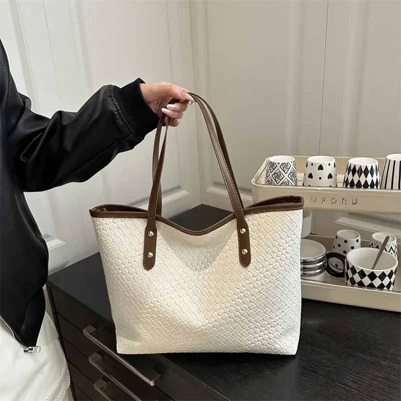 Women Woven Red Handbag Large Capacity Casual Shoulder Bag - Image 2