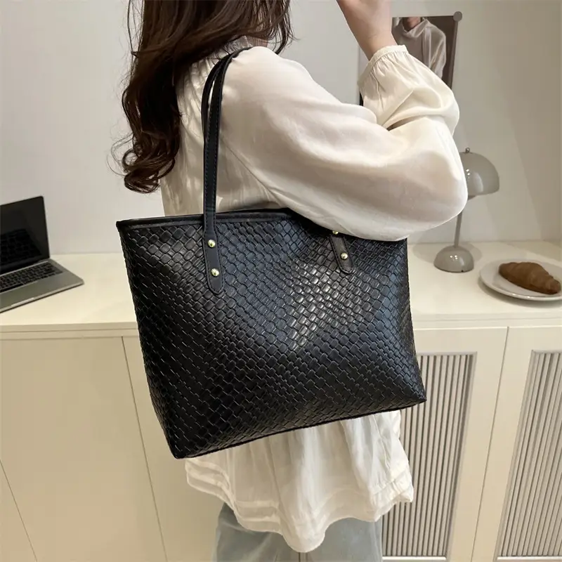 Women's White Woven Tote Bag Large Capacity Shoulder Bag - Image 8