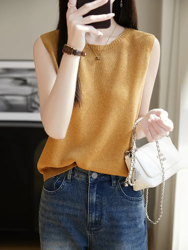 Women Green Knitted Sleeveless Vest with Round Neck - Image 9