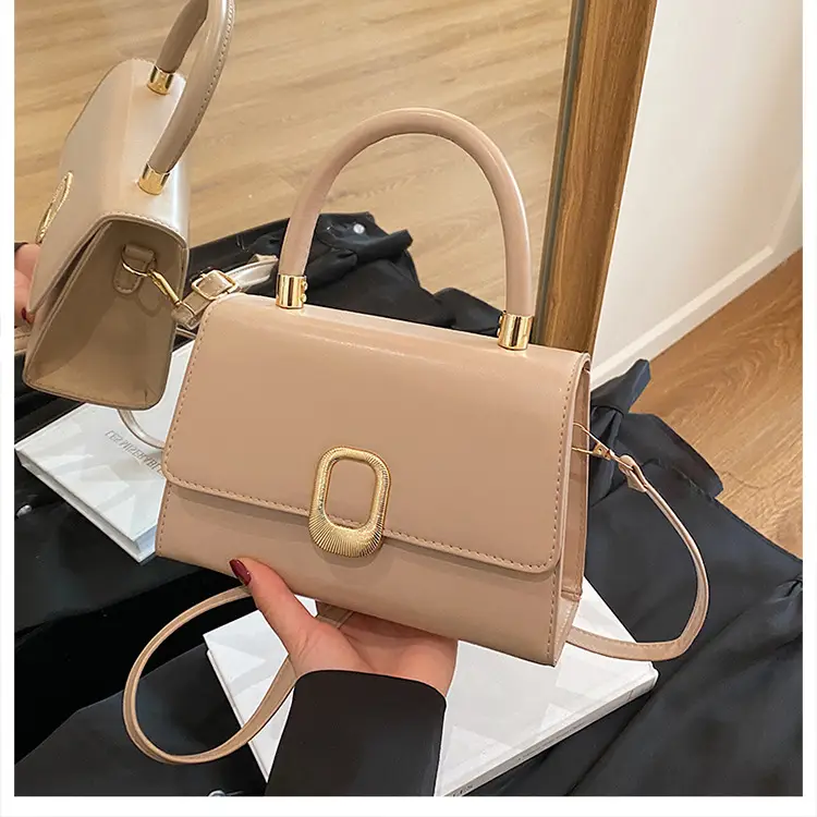 Black Square Shoulder Bag with Gold Clasp - Image 4