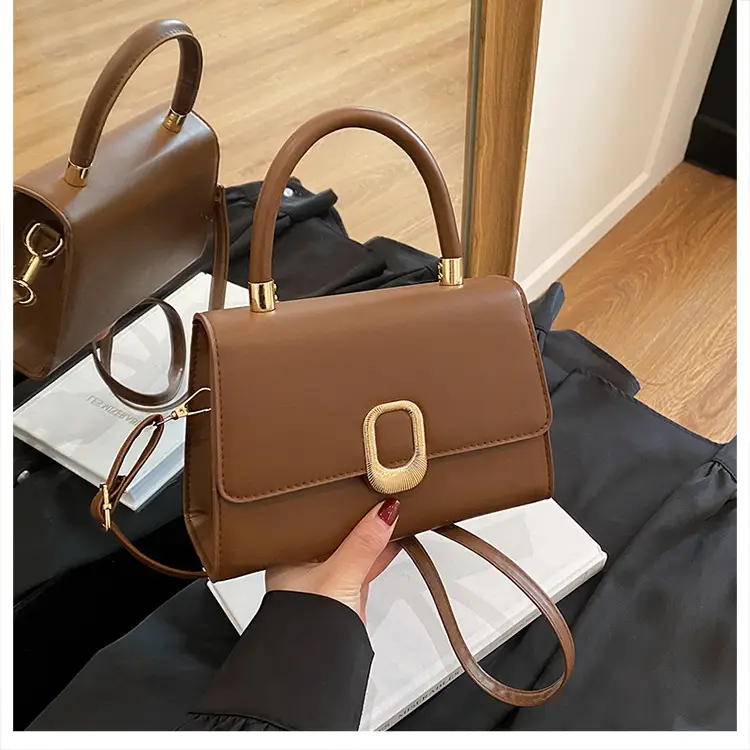Black Square Shoulder Bag with Gold Clasp - Image 5