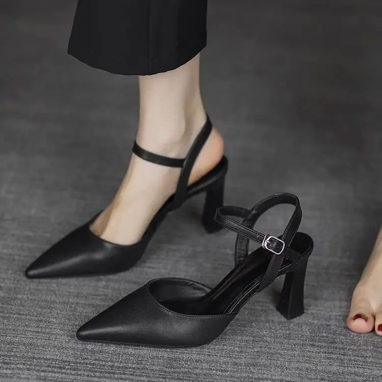 French High Heels Women's Thick Heel Toe Sandals 2025 Summer New Pointed Black Small Size Mid Heel Empty Shoes — feature 2
