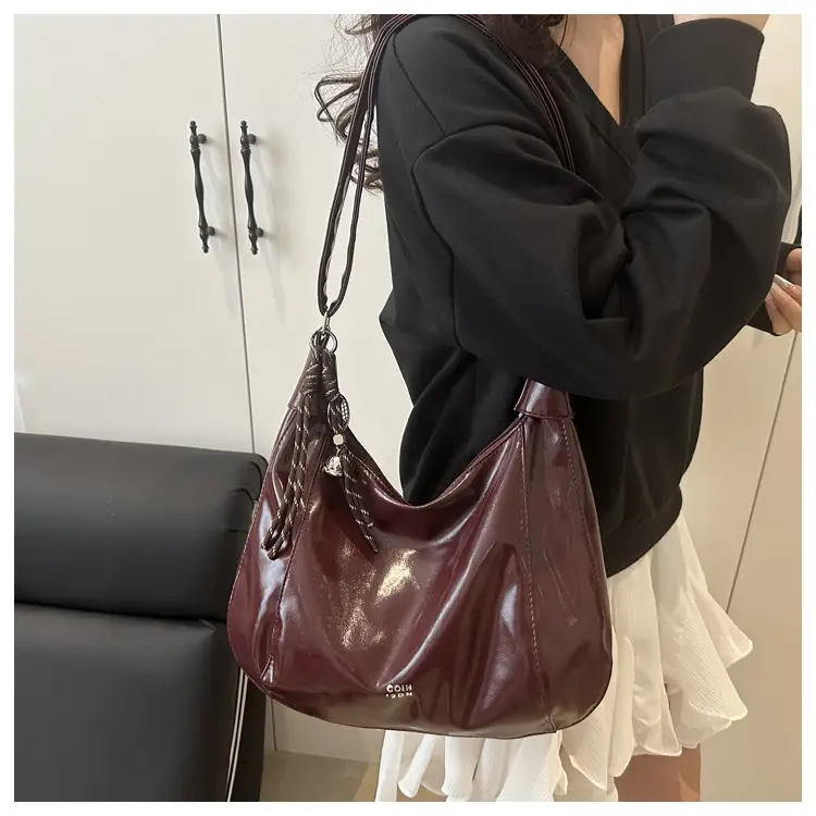 Women's Cream Shoulder Crossbody Tote Bag with Tassel — feature 9